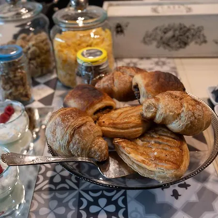 Casabella 22 Bed & Breakfast